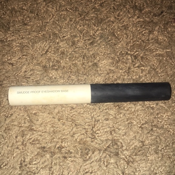 Nars smudge proof eyeshadow base - Picture 2 of 3